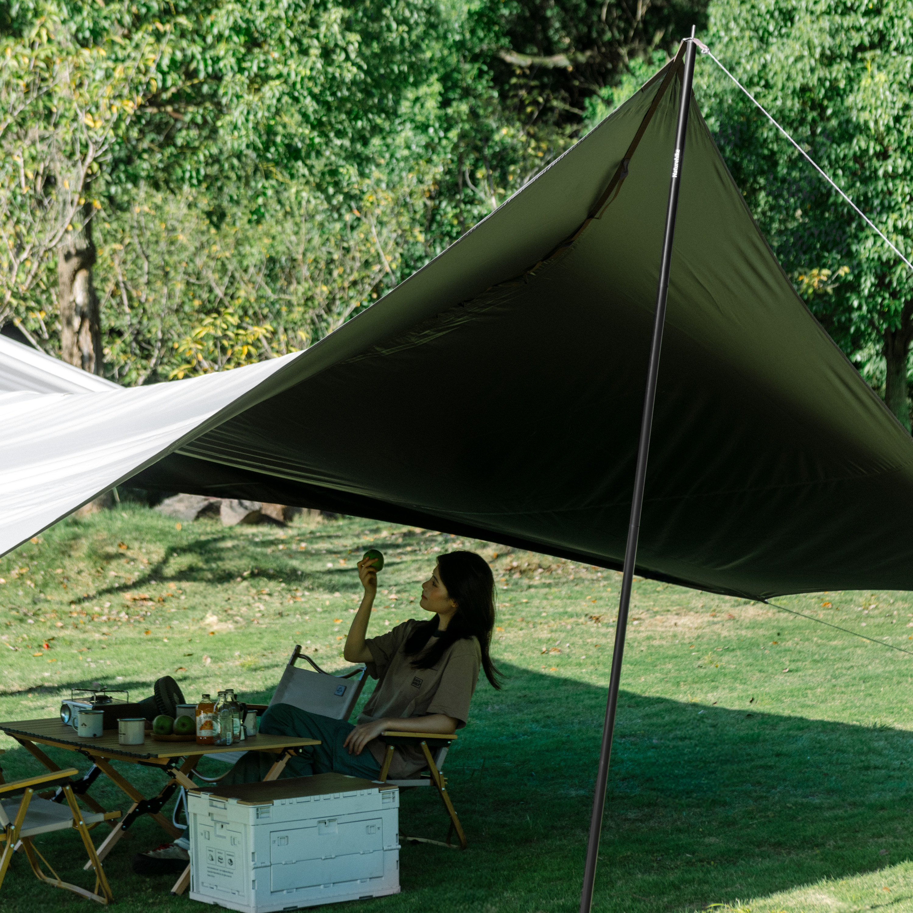 Naturehike třidílné skládací tyče k přístřeškům - 2 x 150 cm - černé